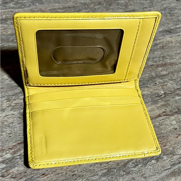 Coach Signature Lemon 🍋 Card Case/ holder - Picture 3 of 16